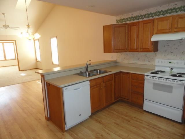 607 Malvern Hill Dr, Madison, WI 53718