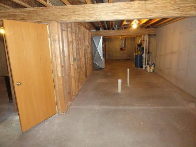 607 Malvern Hill Dr, Madison, WI 53718