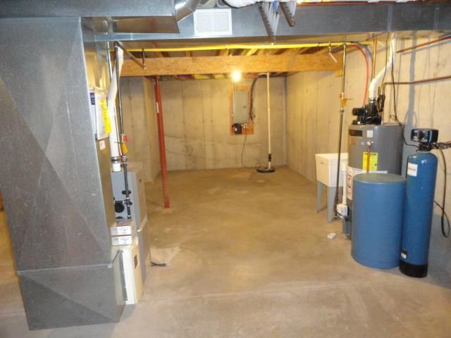 607 Malvern Hill Dr, Madison, WI 53718