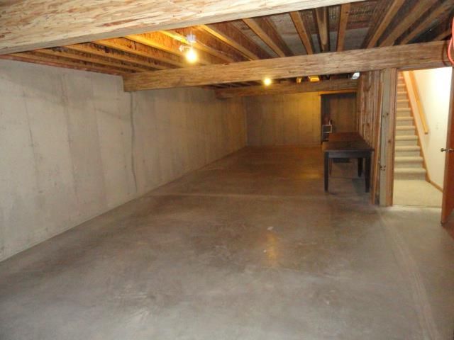 607 Malvern Hill Dr, Madison, WI 53718