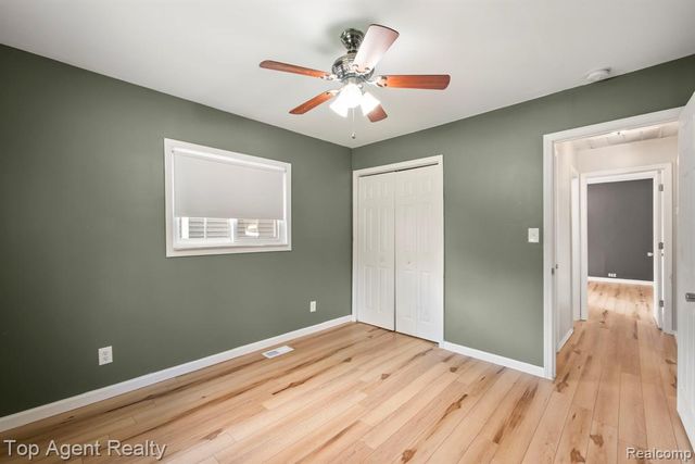1200 Bangor Road, Waterford, MI 48328