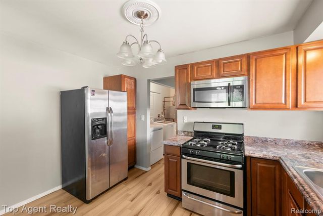 1200 Bangor Road, Waterford, MI 48328