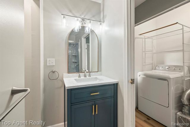1200 Bangor Road, Waterford, MI 48328