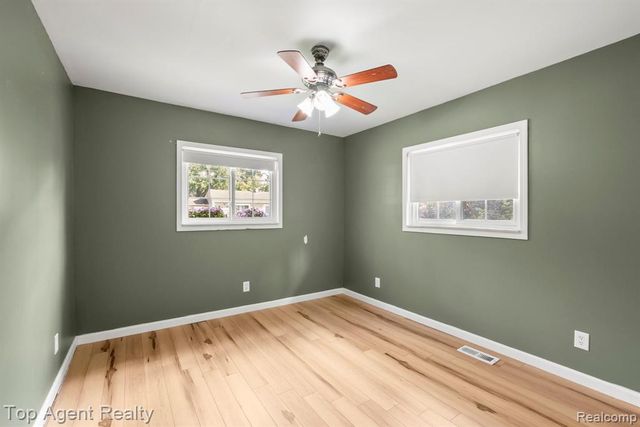 1200 Bangor Road, Waterford, MI 48328