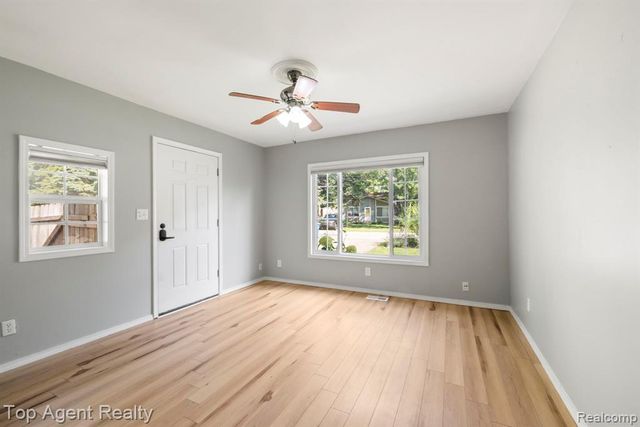 1200 Bangor Road, Waterford, MI 48328