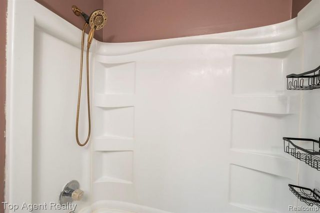 1200 Bangor Road, Waterford, MI 48328