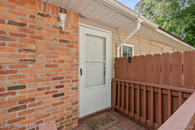 1200 Bangor Road, Waterford, MI 48328
