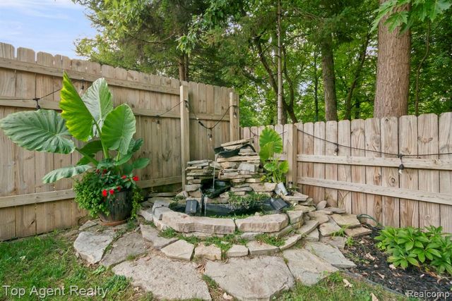 1200 Bangor Road, Waterford, MI 48328