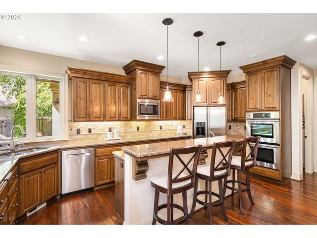 10329 Se REGINA Ct, Happy Valley, OR 97086
