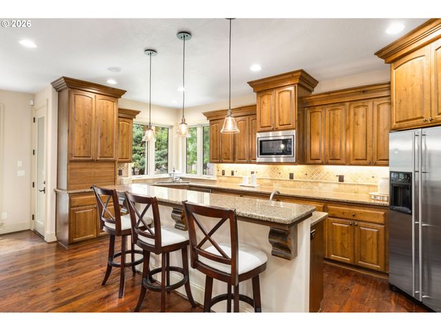 10329 Se REGINA Ct, Happy Valley, OR 97086