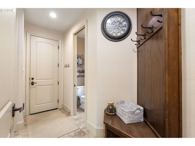10329 Se REGINA Ct, Happy Valley, OR 97086