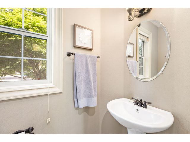 10329 Se REGINA Ct, Happy Valley, OR 97086