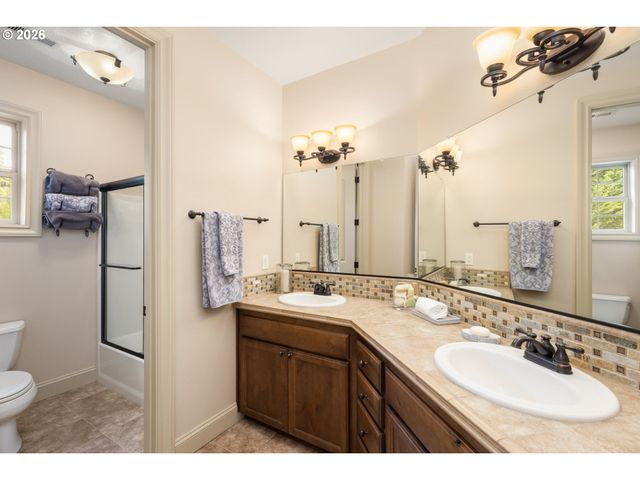 10329 Se REGINA Ct, Happy Valley, OR 97086