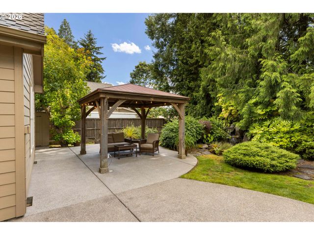 10329 Se REGINA Ct, Happy Valley, OR 97086