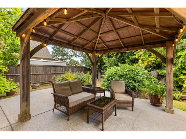 10329 Se REGINA Ct, Happy Valley, OR 97086