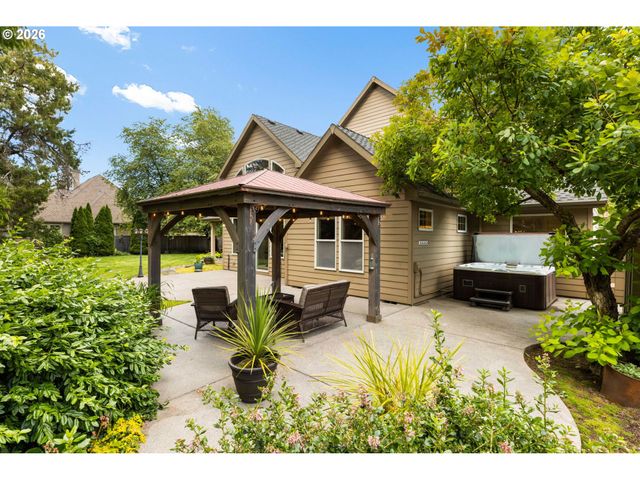 10329 Se REGINA Ct, Happy Valley, OR 97086