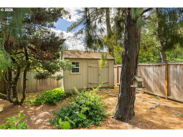 10329 Se REGINA Ct, Happy Valley, OR 97086