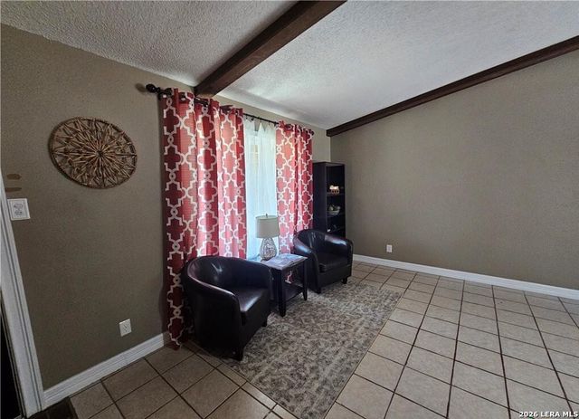 1648 EASTWOOD DR, Seguin, TX 78155