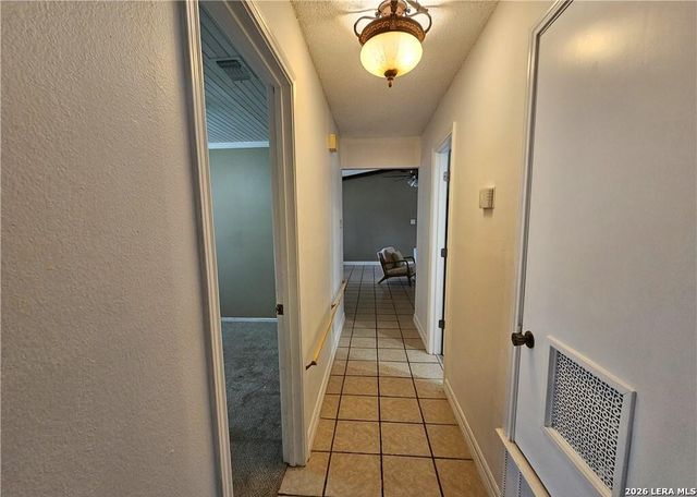1648 EASTWOOD DR, Seguin, TX 78155