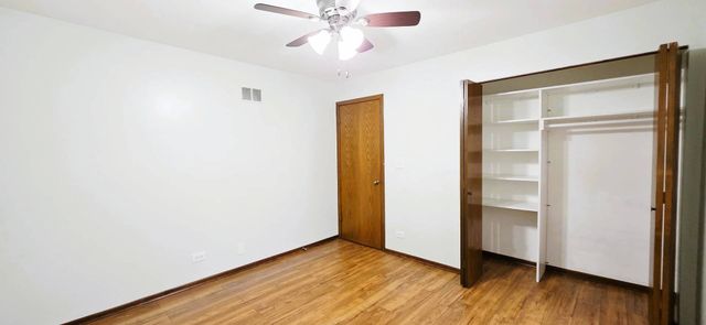 1907 W Golf Road 1B, Mount Prospect, IL 60056