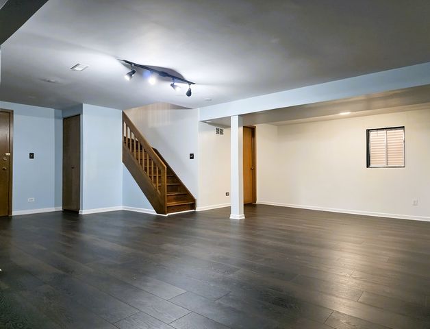 1907 W Golf Road 1B, Mount Prospect, IL 60056
