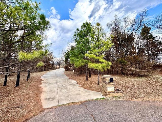 22422 Flying Hawk Trail, Luther, OK 73054