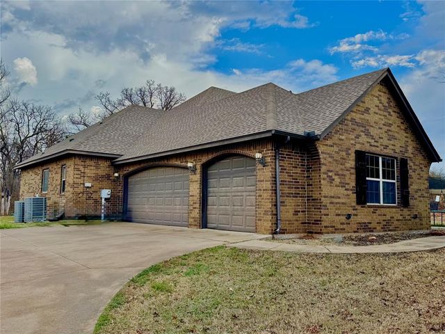 22422 Flying Hawk Trail, Luther, OK 73054