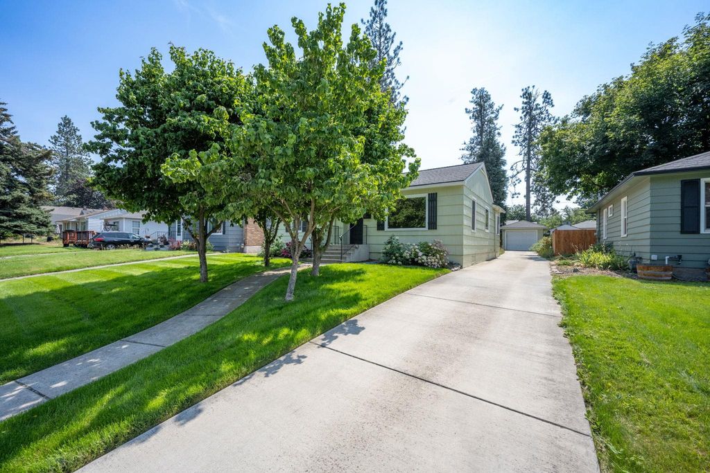 1304 E 39th Ave, Spokane, WA 99203 photo 4