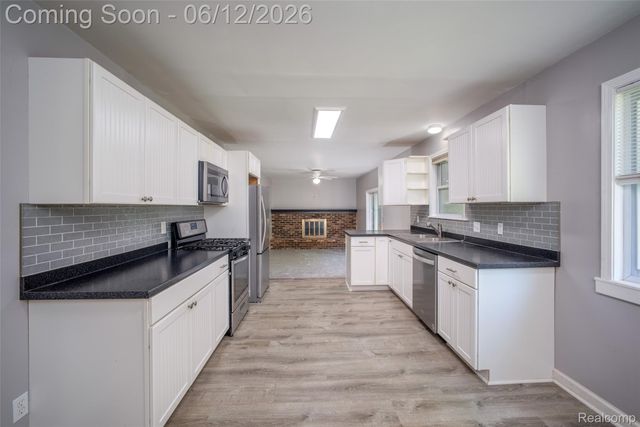 1518 Diane Drive, Flushing, MI 48433