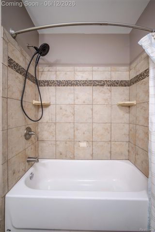 1518 Diane Drive, Flushing, MI 48433