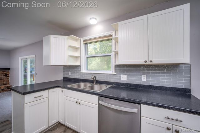 1518 Diane Drive, Flushing, MI 48433