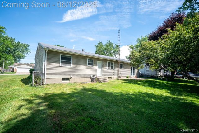 1518 Diane Drive, Flushing, MI 48433