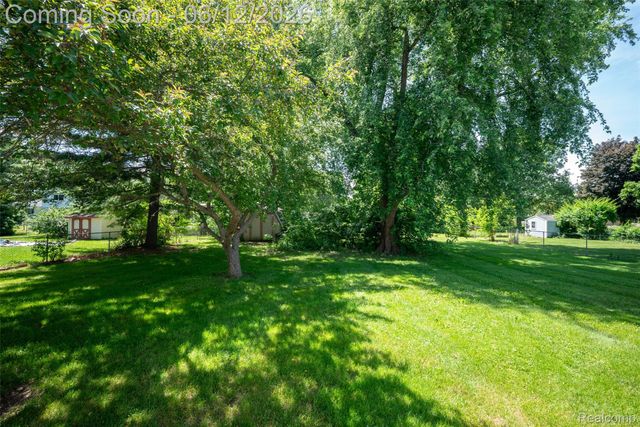 1518 Diane Drive, Flushing, MI 48433