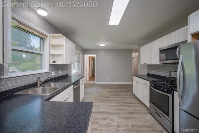 1518 Diane Drive, Flushing, MI 48433