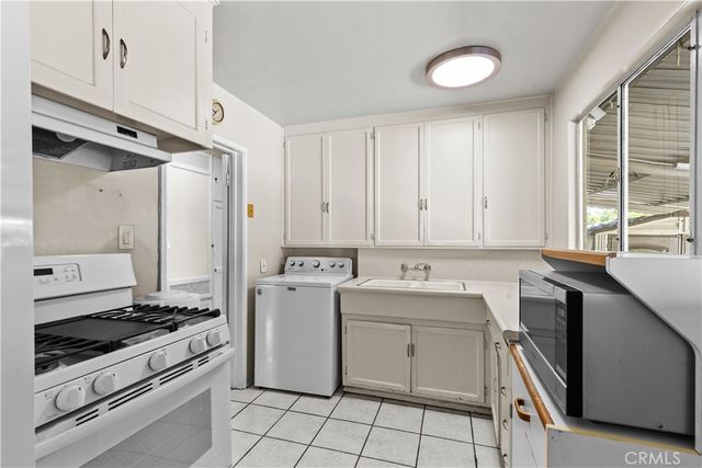 8433 Costello Avenue, Panorama City, CA 91402