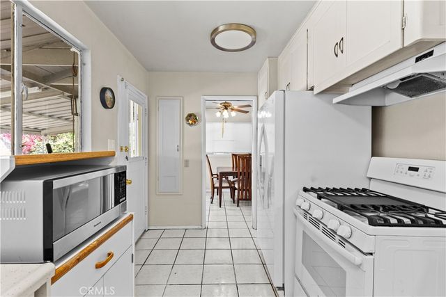 8433 Costello Avenue, Panorama City, CA 91402