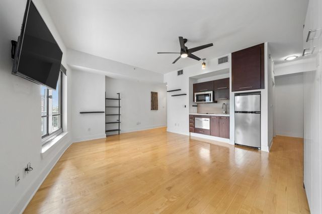 603 Davis ST 710, Austin, TX 78701