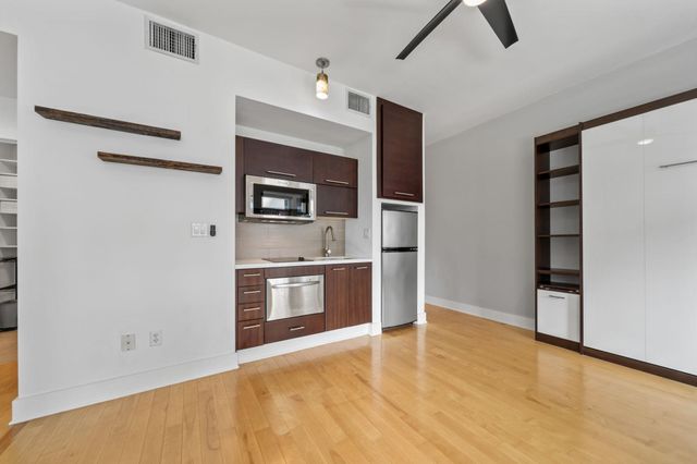 603 Davis ST 710, Austin, TX 78701