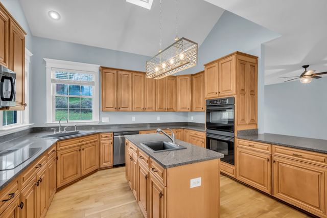 1826 Lake Meadow Trl, Mount Juliet, TN 37122