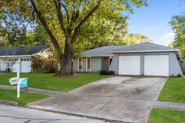 16310 Forest Bend Avenue, Friendswood, TX 77546