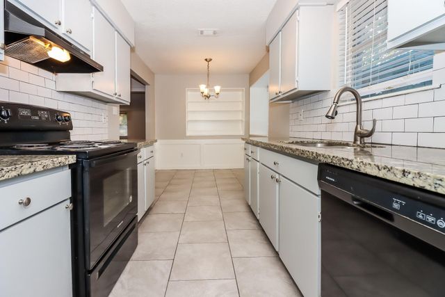 16310 Forest Bend Avenue, Friendswood, TX 77546
