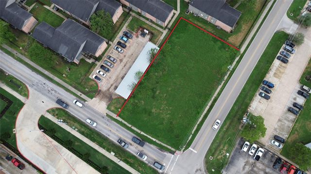 3344 E Walnut St, Pearland, TX 77581