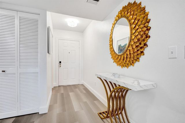 270 Captains Walk 310, Delray Beach, FL 33483