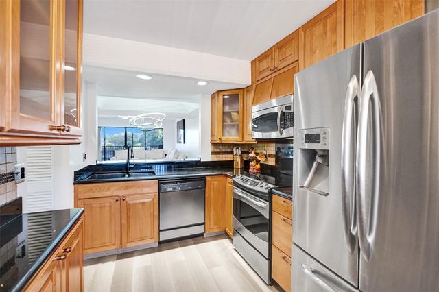 270 Captains Walk 310, Delray Beach, FL 33483