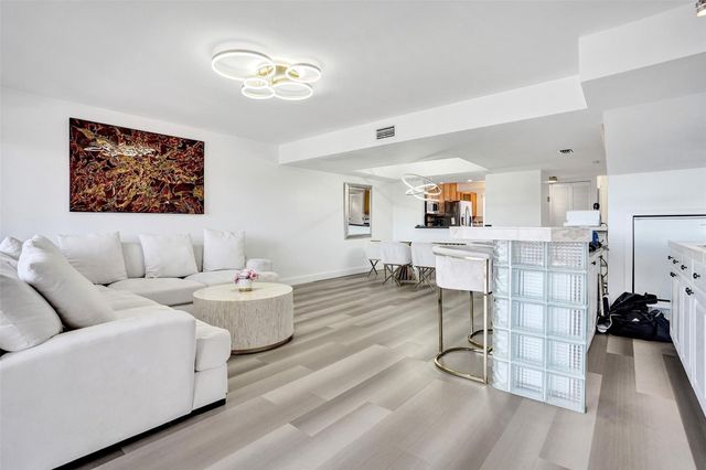 270 Captains Walk 310, Delray Beach, FL 33483