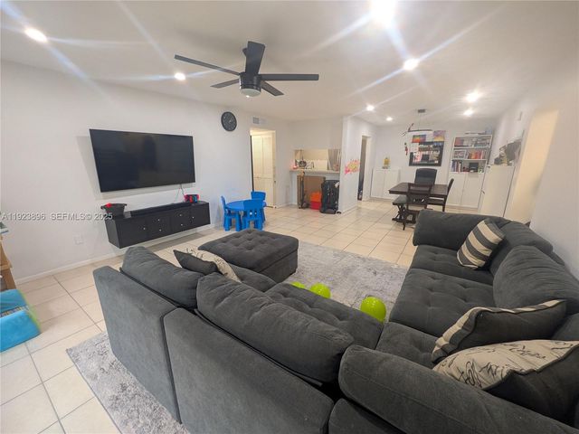 8540 SW 149th Ave 815, Miami, FL 33193