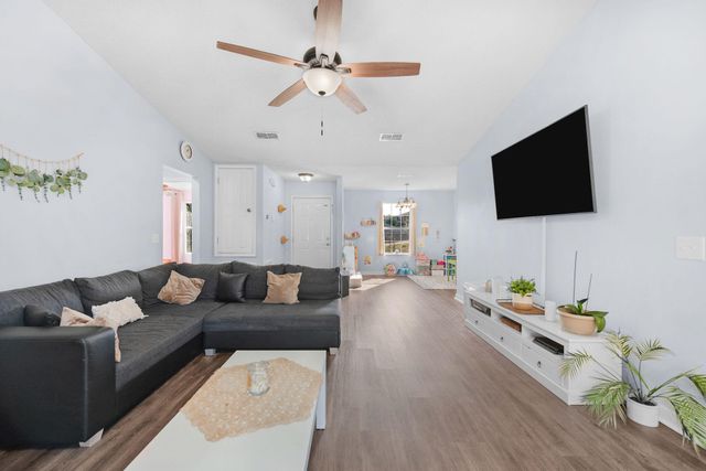 404 Bobby Drive, Crestview, FL 32536