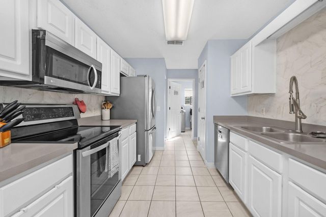 404 Bobby Drive, Crestview, FL 32536