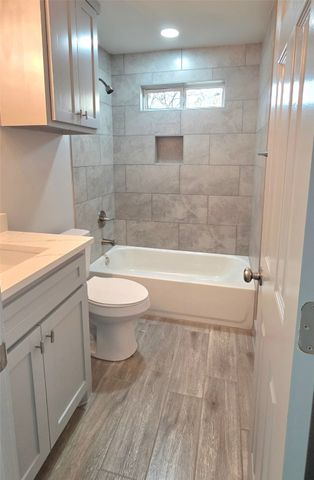 2518 W Clarendon Drive, Dallas, TX 75211