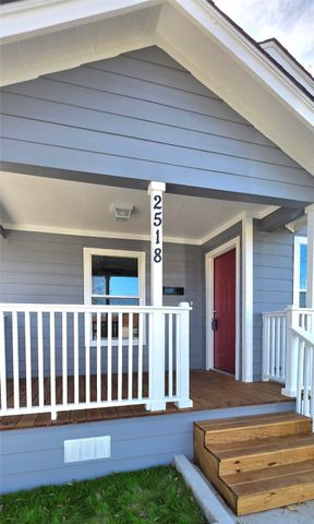 2518 W Clarendon Drive, Dallas, TX 75211